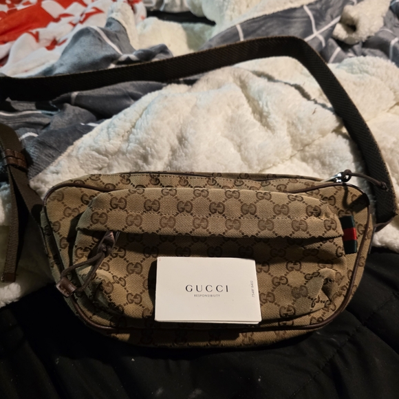 LIGHTLY USED....Gucci Brown Men's Bag LIKE NEW - Picture 1 of 13
